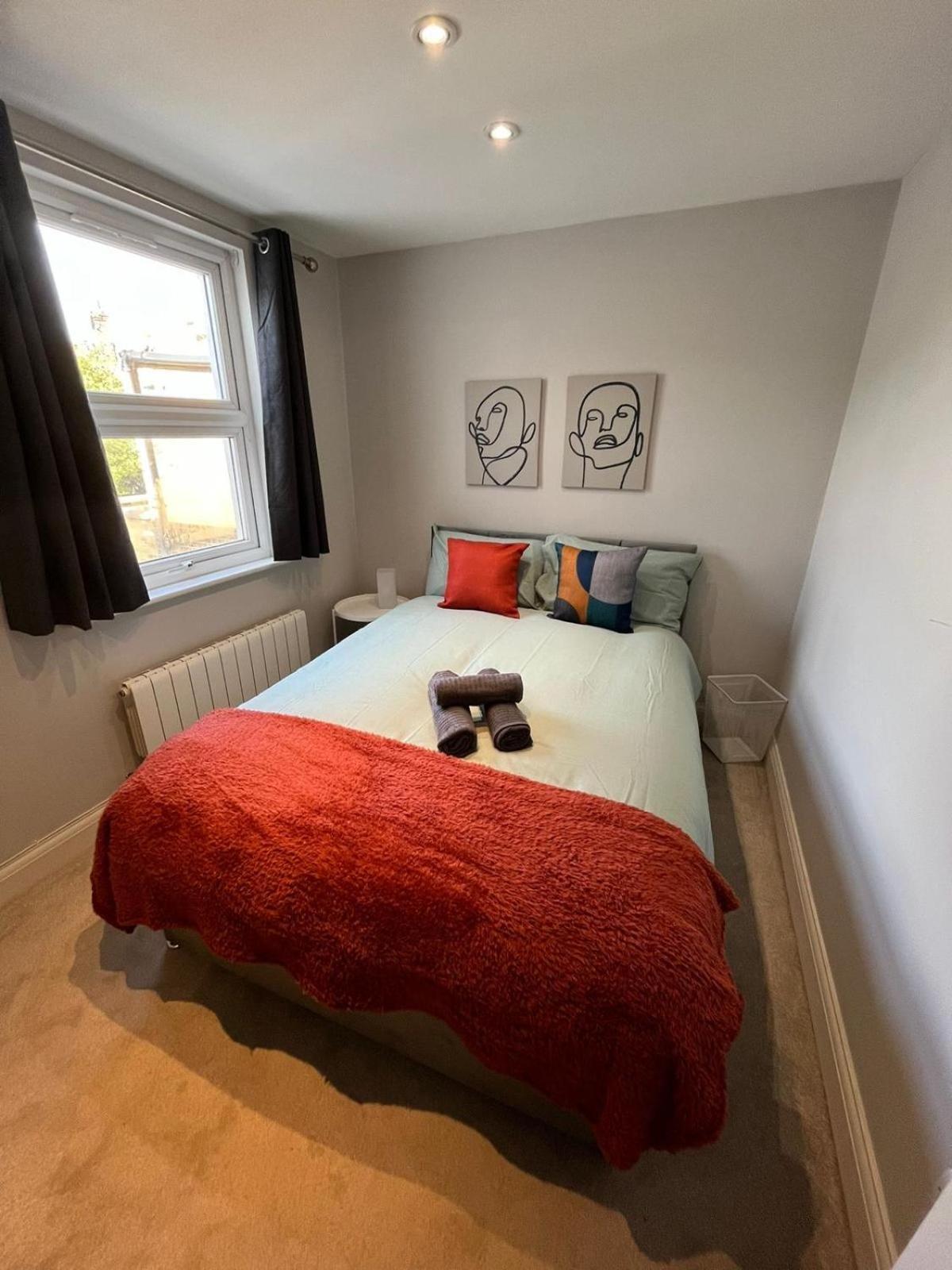 Brentford Guest Rooms Exterior photo
