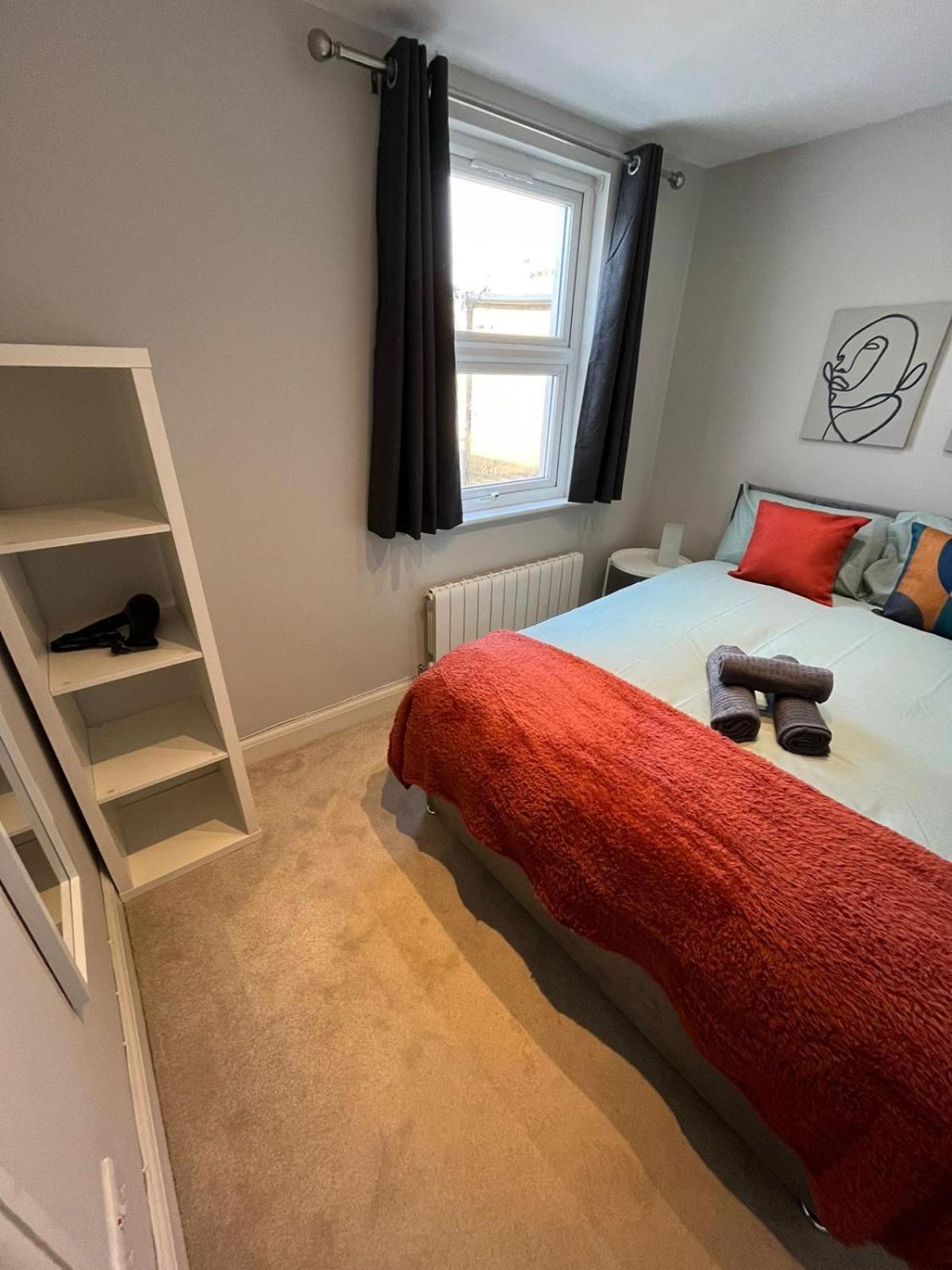 Brentford Guest Rooms Exterior photo